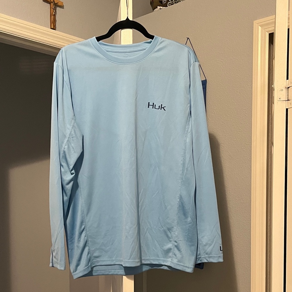 Huk Men's Light Blue Long Sleeve Shirt